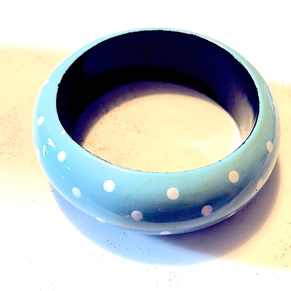 ❤️Blue and White Wooden Vintage Polka-Dot Bangle 50’s Style!